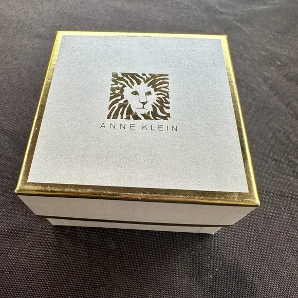 Anne Klein Heart Brooch with Arrow - Picture 6 of 7